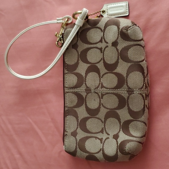 Coach wristlet - Picture 4 of 6
